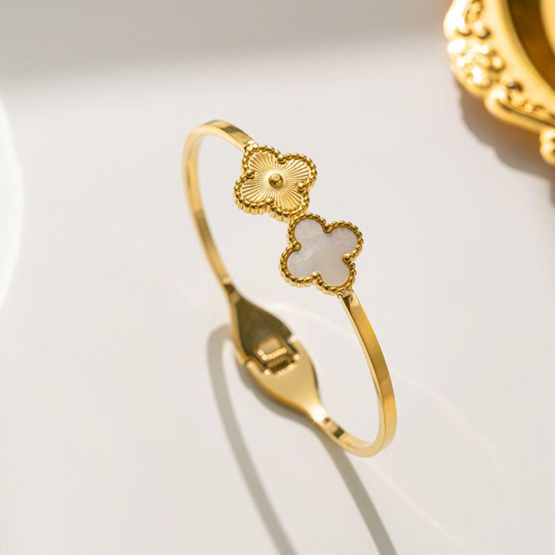 Clover Bangle