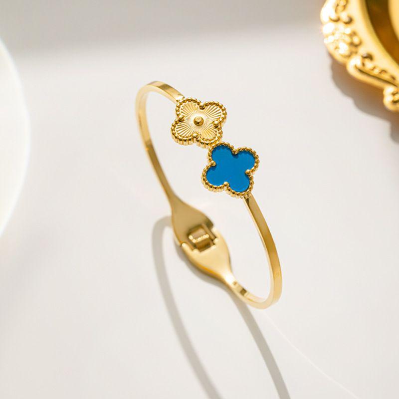 Clover Bangle