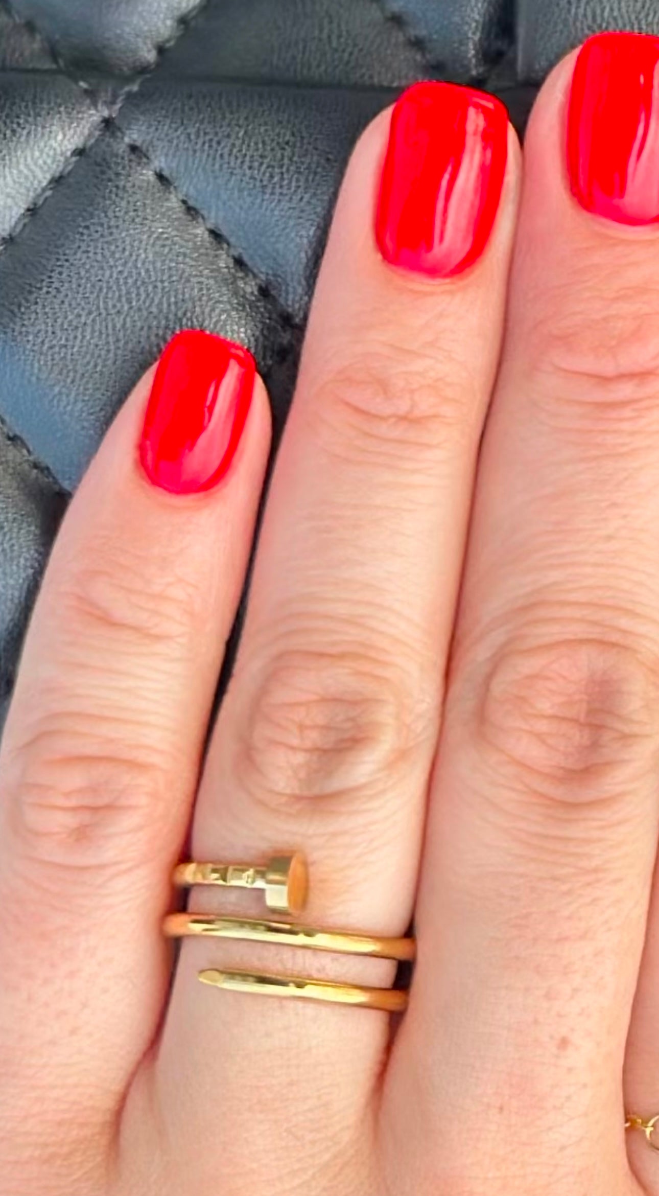 Double nail ring-